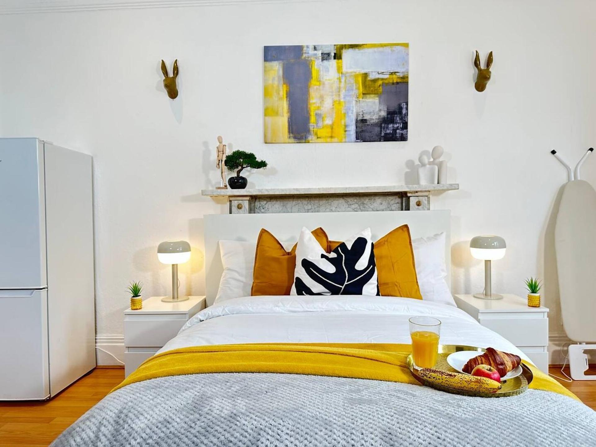 Bright And Airy In Trendy Locale Birmingham